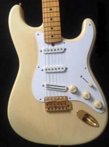 kopie---fender-stratocaster-cij--04.jpg